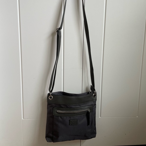 ROOTS crossbody - Picture 7 of 7